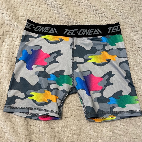 WOMEN’S TEC-ONE CAMO PRINT - Picture 1 of 3